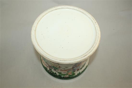 A Chinese famille verte brush pot, 17cm.